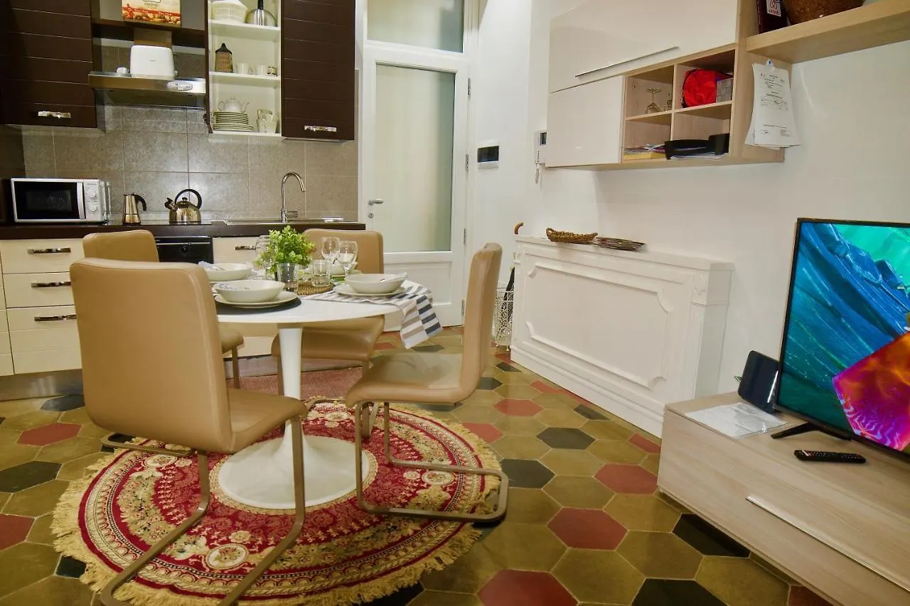 Splendido Trilocale Zona Isola Apartment Milan