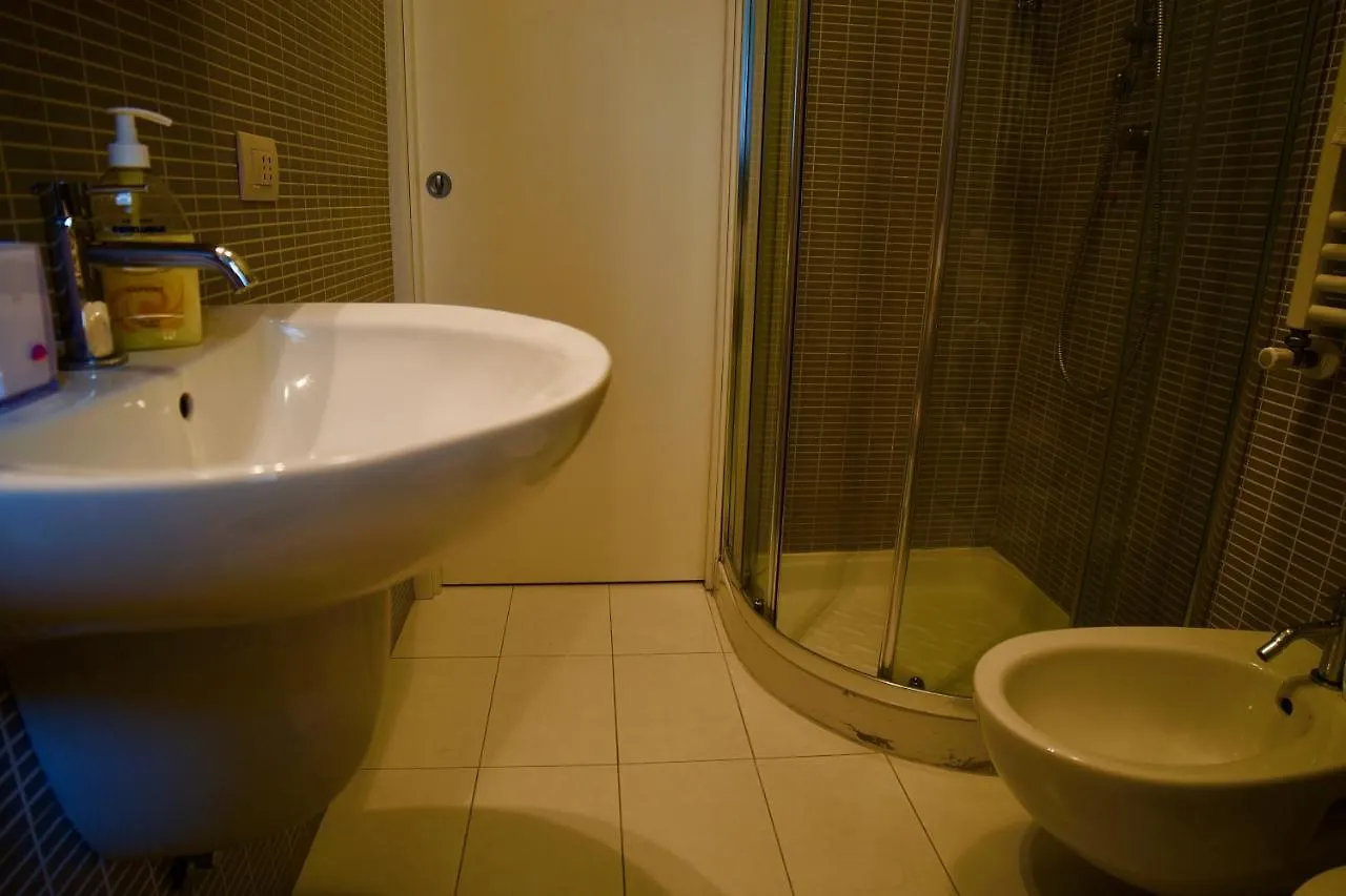 Splendido Trilocale Zona Isola Apartment Milan