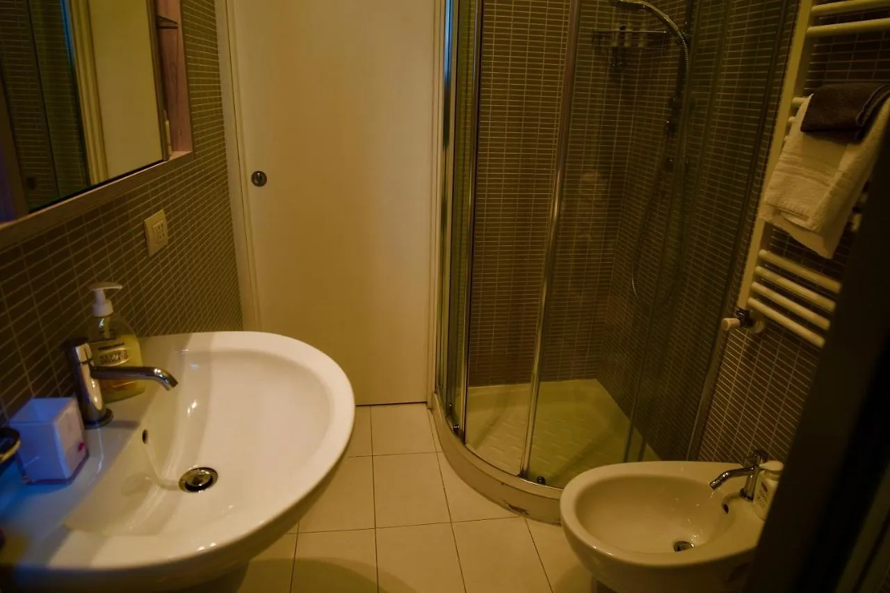 Splendido Trilocale Zona Isola Apartment Milan