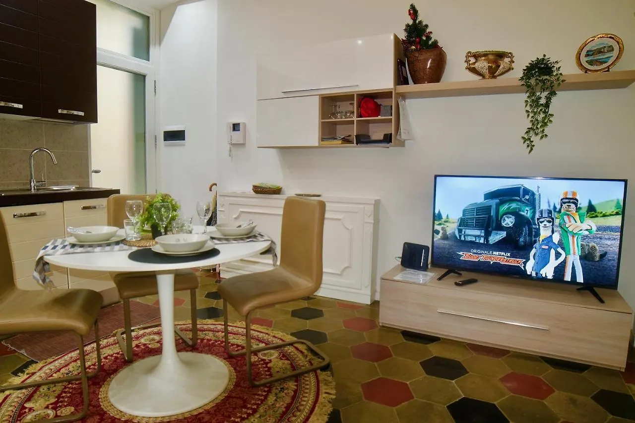 Splendido Trilocale Zona Isola Apartment Milan