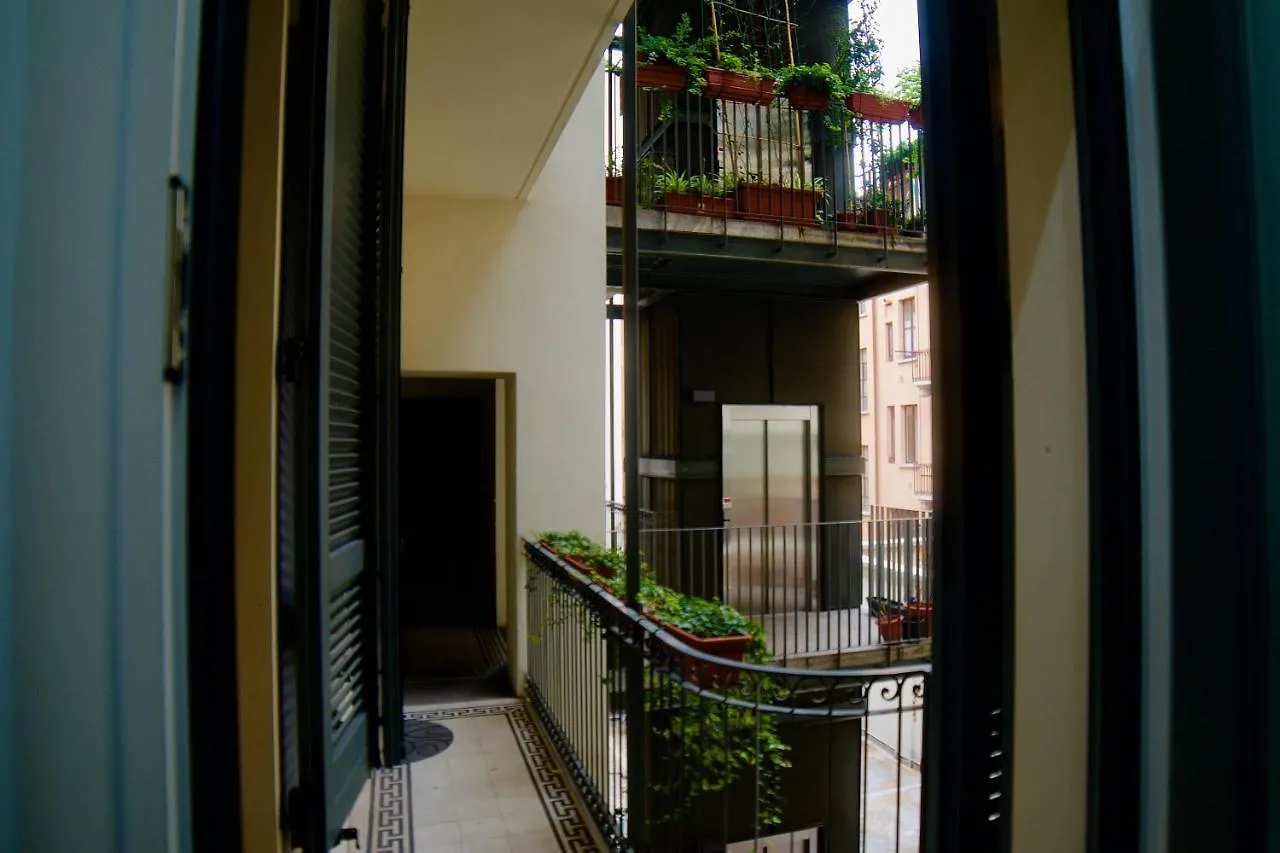 Splendido Trilocale Zona Isola Apartment Milan